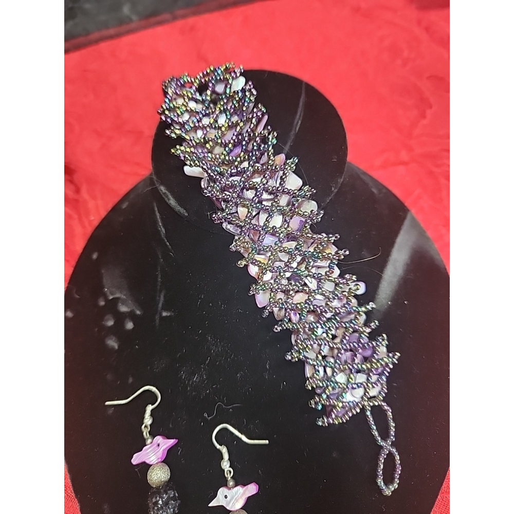 Handmade Beaded Mother Of Pearl Bracelet and Bird Earrings - Picture 2 of 7